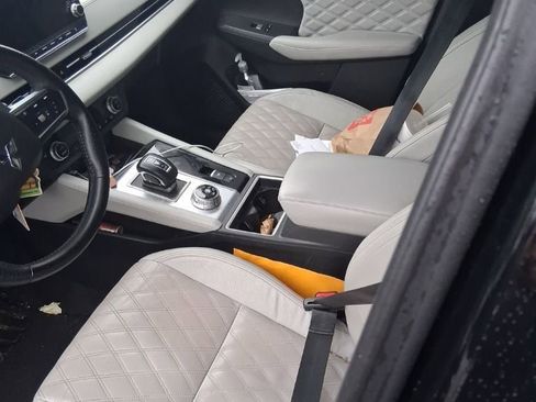 Used 2023 Mitsubishi Outlander SEL 40th Anniversary image 8