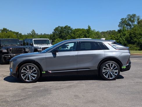 Used 2023 Cadillac Lyriq 2WD image 6