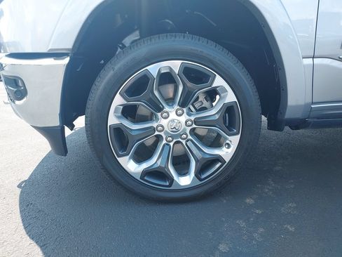 Used 2022 RAM 1500 Limited AWD/4WD image 10