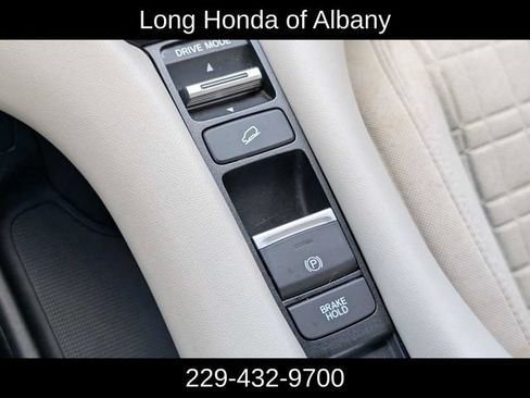 Used 2024 Honda HR-V LX image 22