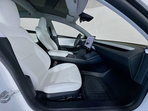 Used 2025 Tesla Model 3 Long Range image 23