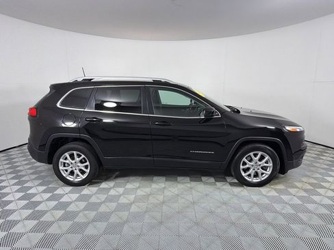 Used 2018 Jeep Cherokee Latitude Plus FWD image 4