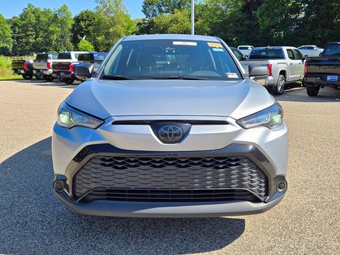 Used 2024 Toyota Corolla Cross AWD Hybrid image 9