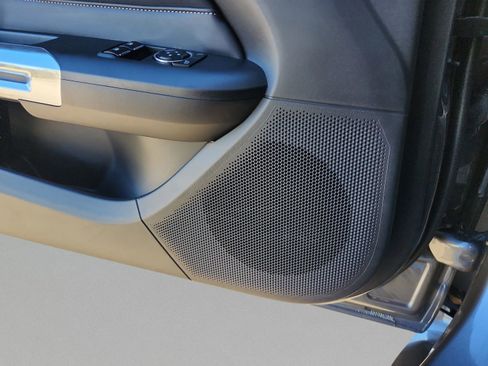 Certified 2025 Ford Mustang Coupe image 17