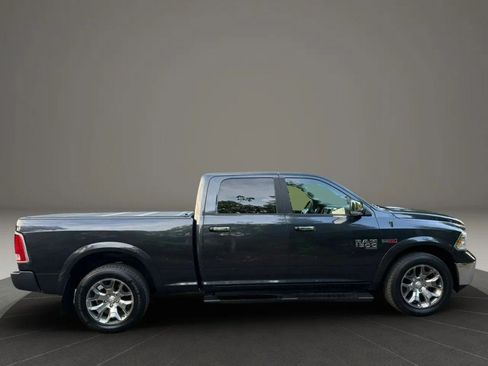 Used 2019 RAM 1500 Laramie AWD/4WD image 10