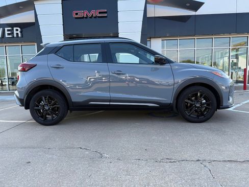 Used 2024 Nissan Kicks SR w/ SR Premium Package image 3