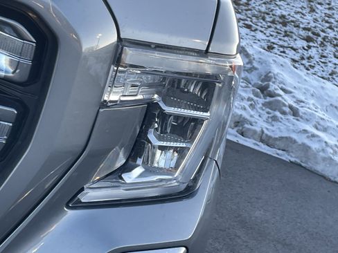 Used 2021 GMC Sierra 1500 AT4 w/ AT4 Preferred Package image 8