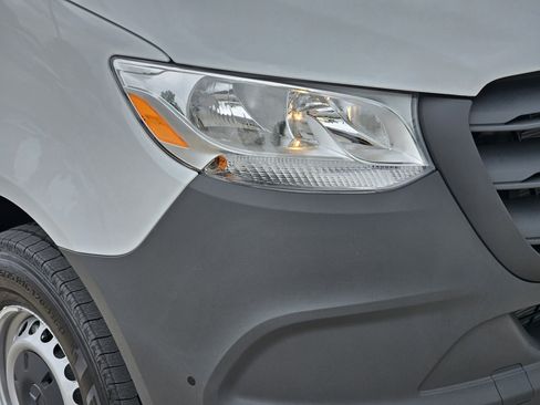 New 2025 Mercedes-Benz Sprinter 2500 image 6