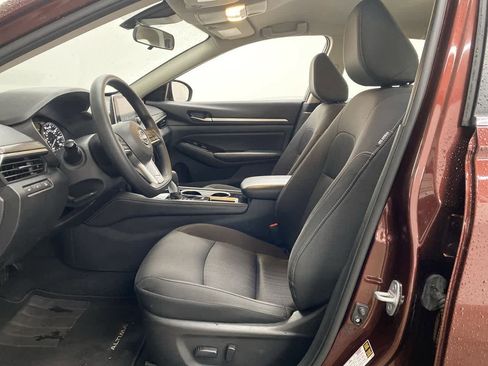 Used 2023 Nissan Altima 2.5 SV image 14
