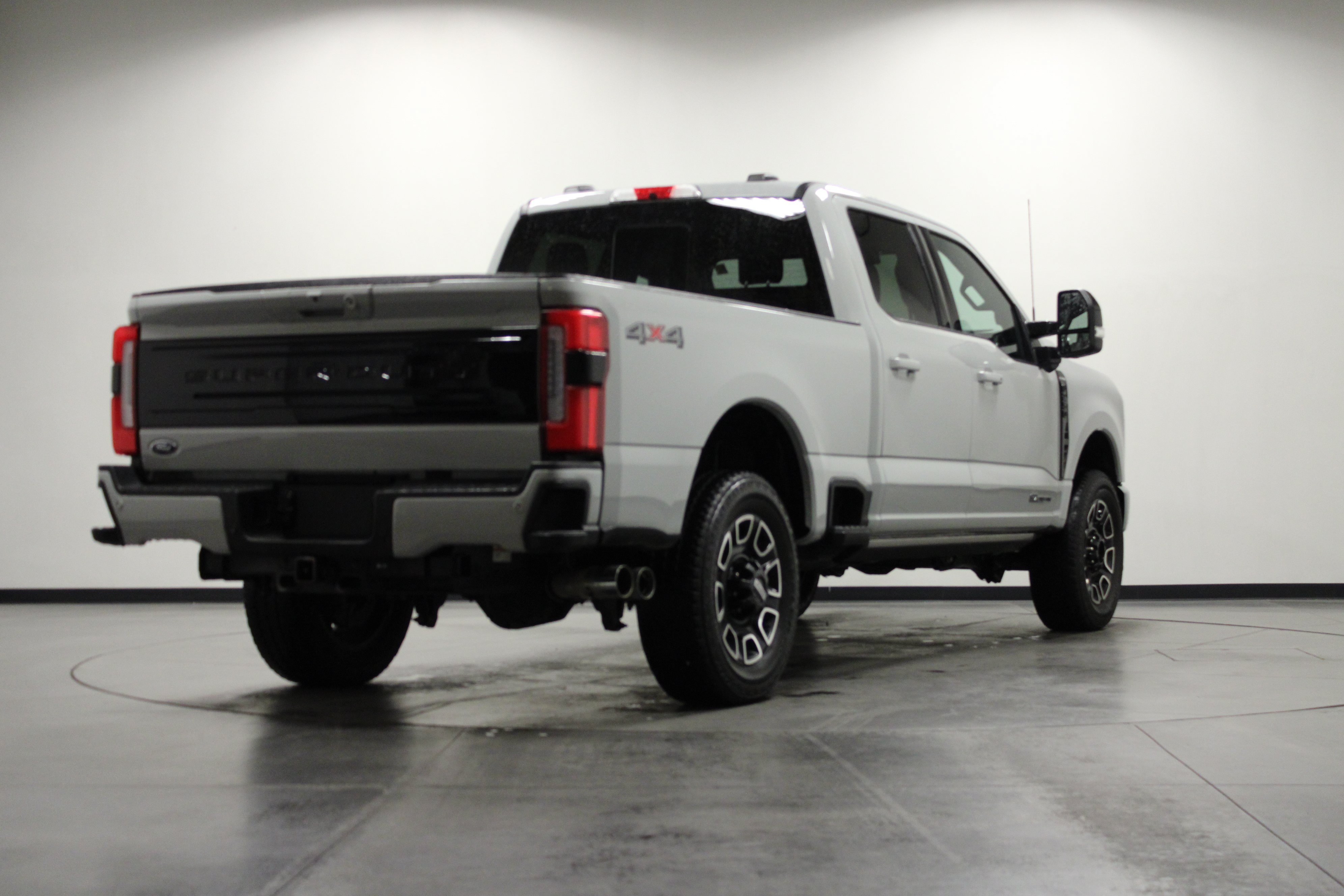 Used 2026 Ford F250 Platinum AWD/4WD image 4