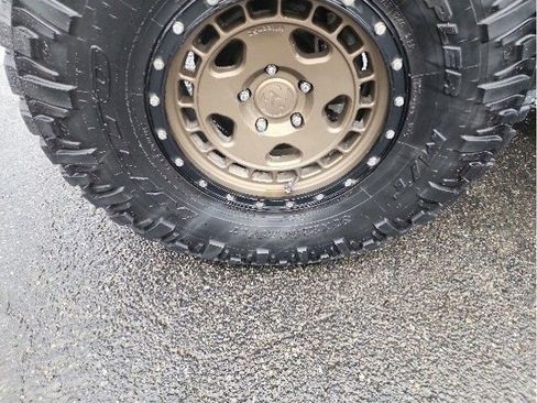 Used 2020 Jeep Gladiator Rubicon w/ Advanced Safety Group image 3