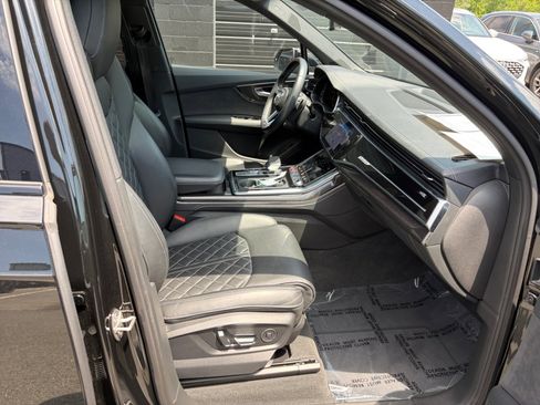 Used 2023 Audi SQ7 Premium Plus w/ Executive Package AWD/4WD image 28