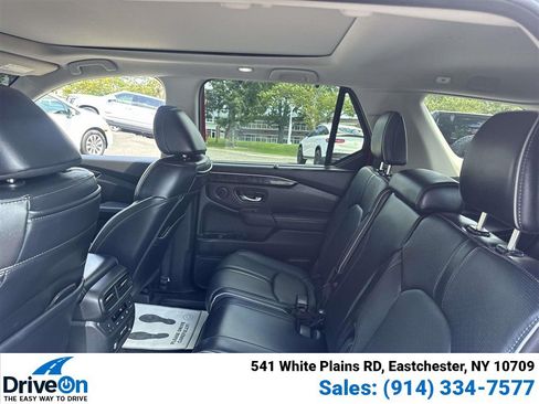 Used 2023 Honda Pilot Elite image 12