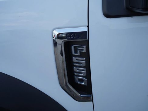 Used 2018 Ford F550 2WD Regular Cab Super Duty image 33