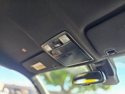 Used 2022 Toyota Tacoma TRD Off-Road image 12