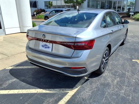 New 2025 Volkswagen Jetta SE image 28