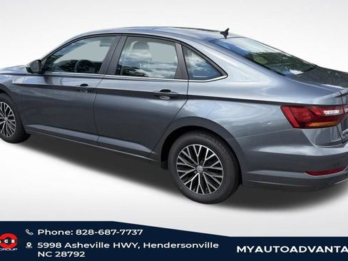 Used 2019 Volkswagen Jetta SE FWD image 3