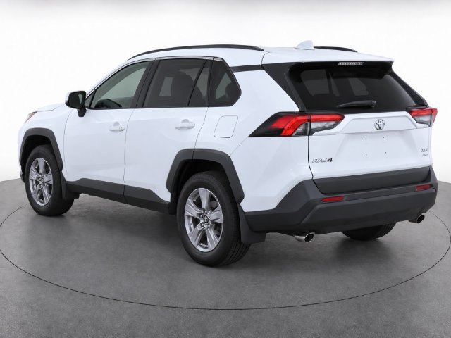 Used 2025 Toyota RAV4 XLE AWD/4WD image 2