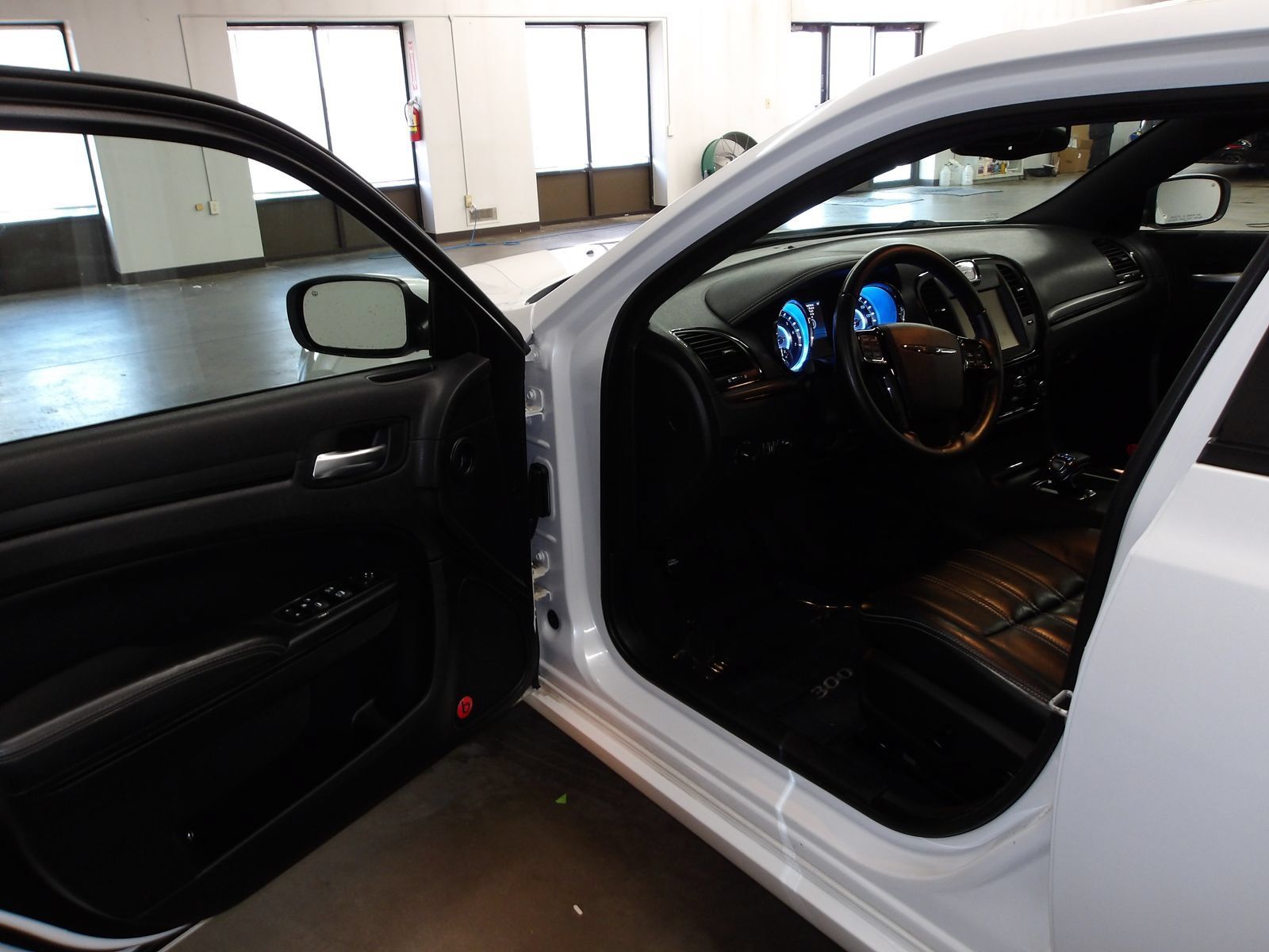 Used 2014 Chrysler 300 S AWD/4WD image 6