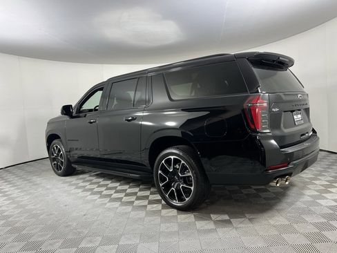 Used 2025 Chevrolet Suburban RST w/ Sun And Tow Package image 9