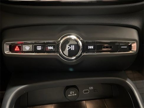 Used 2023 Volvo XC40 Recharge Ultimate w/ Protection Package Premier image 43