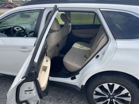 Used 2017 Subaru Outback 2.5i Limited image 11