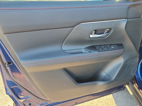 Certified 2025 Nissan Kicks SR image 19