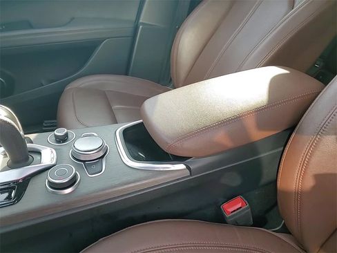 Used 2022 Alfa Romeo Stelvio Ti w/ Active Assist Plus Package image 18