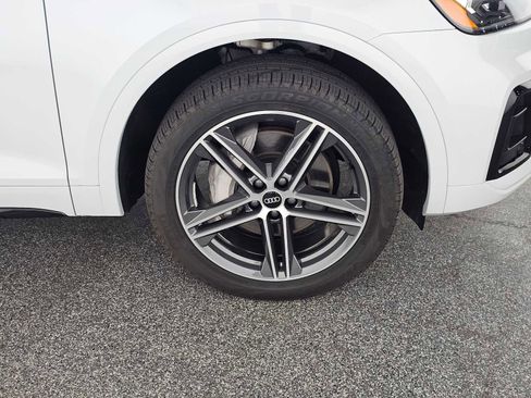 Used 2023 Audi Q5 e Premium Plus w/ Premium Plus Package image 9