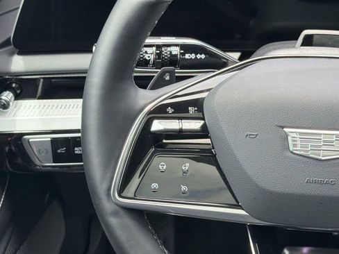 Certified 2025 Cadillac Optiq Sport 2 AWD/4WD image 9