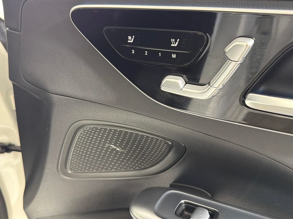 Used 2023 Mercedes-Benz C 300 Sedan image 35