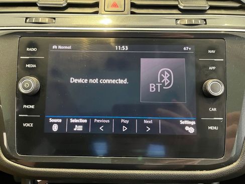 Used 2018 Volkswagen Tiguan SEL AWD/4WD image 43
