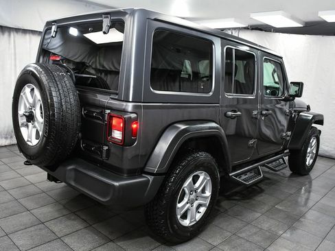 Used 2019 Jeep Wrangler Unlimited Sport S image 6