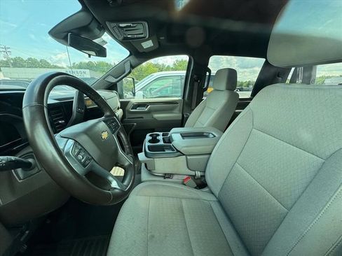 Used 2025 Chevrolet Silverado 2500 LT w/ Convenience Package AWD/4WD image 3