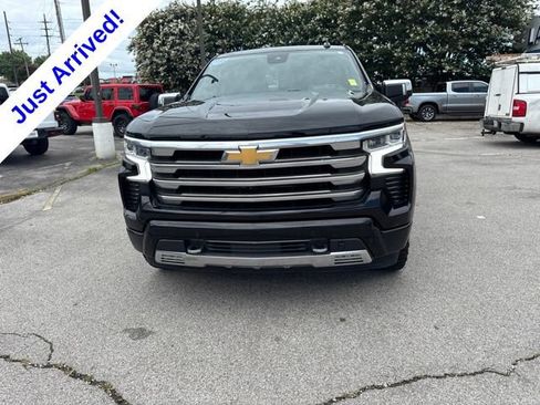 Used 2024 Chevrolet Silverado 1500 High Country w/ High Country Premium Package AWD/4WD image 8