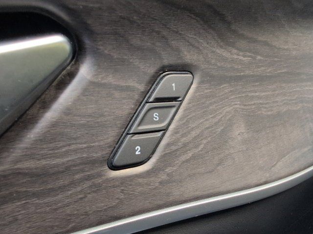 Used 2023 Jeep Grand Cherokee Limited AWD/4WD image 16
