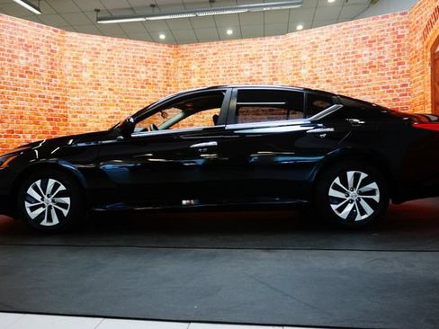 Certified 2023 Nissan Altima 2.5 S FWD image 4