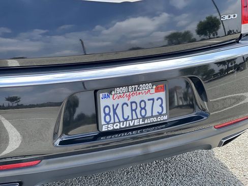 Used 2018 Chrysler 300 Limited image 7