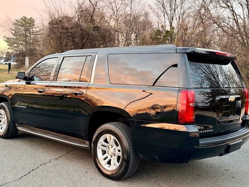 Used 2015 Chevrolet Suburban LT image 6
