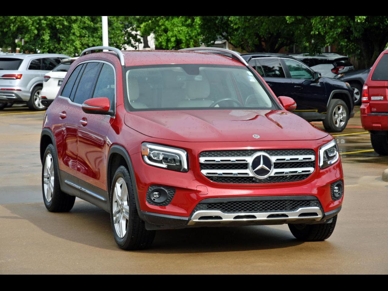 Used 2022 Mercedes-Benz GLB 250 w/ Premium Package image 1