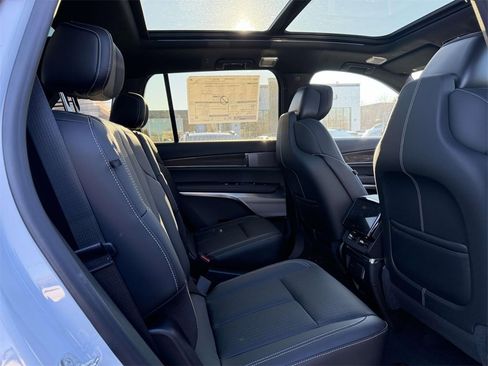 New 2026 Cadillac Vistiq Luxury image 11