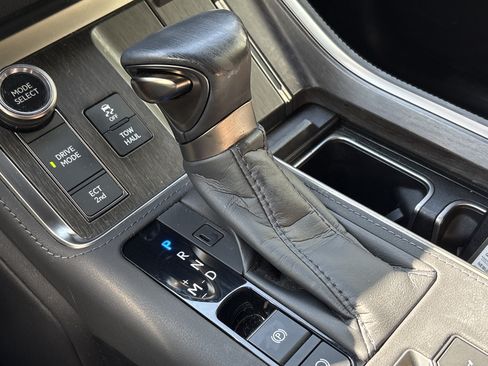 Used 2025 Lexus GX 550 w/ Cold Area Package AWD/4WD image 26