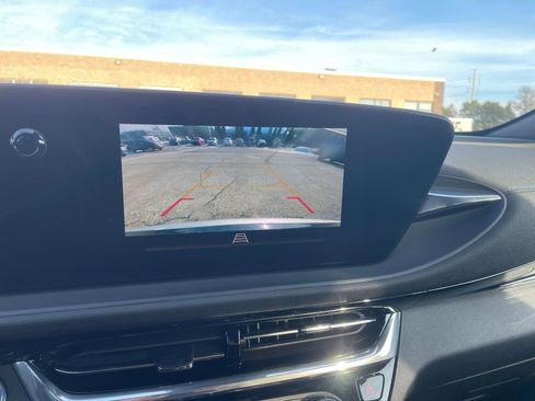 Used 2025 Buick Envista Sport Touring image 17