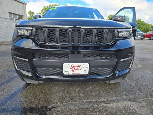 Used 2024 Jeep Grand Cherokee L Limited w/ Black Appearance Package AWD/4WD image 15