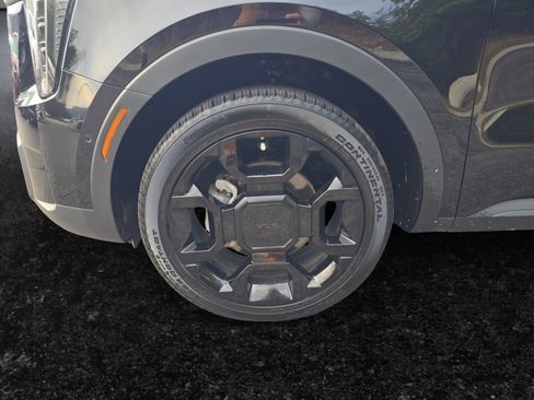 Used 2025 Kia Sorento SX Prestige w/ Sage Leather Package image 9