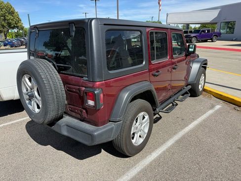 Used 2022 Jeep Wrangler Unlimited Sport AWD/4WD image 3
