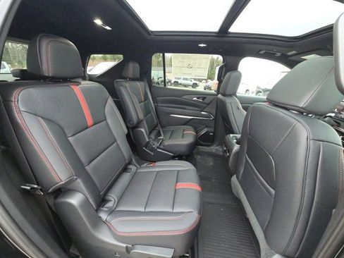 New 2026 Chevrolet Traverse RS w/ LPO, Floor Liner Package image 31