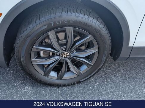 Certified 2024 Volkswagen Tiguan SE AWD/4WD image 10