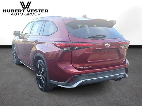 Used 2021 Toyota Highlander XSE FWD image 8