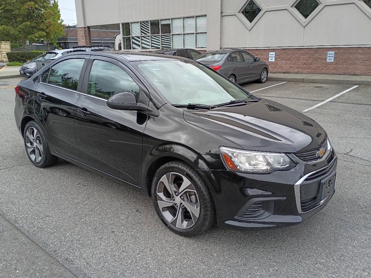 Used 2018 Chevrolet Sonic Premier FWD image 1
